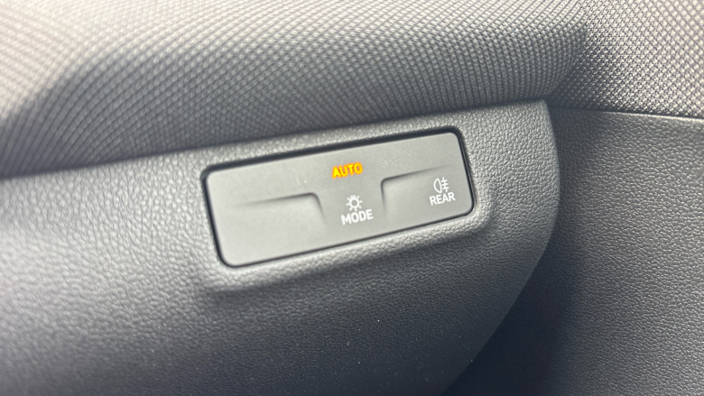 Volkswagen T-Roc 1.5 eTSI Life 5dr DSG Petrol Hatchback